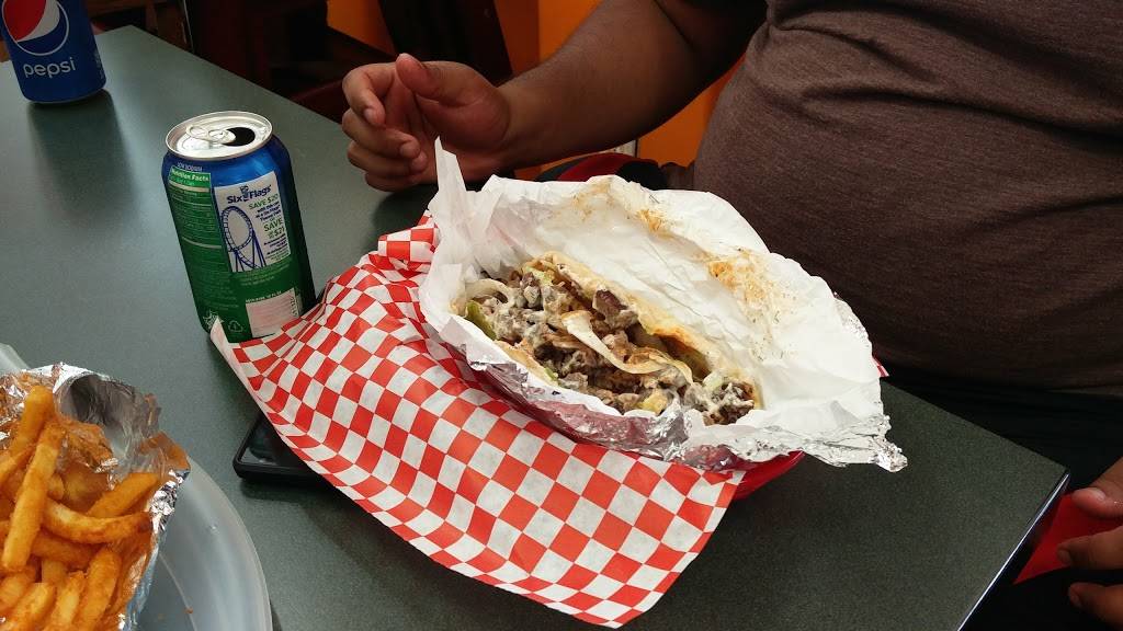 Saras Halal Burgers & NYC Gyro | restaurant | 13420A W Bellfort Blvd, Sugar Land, TX 77498, USA | 2815068153 OR +1 281-506-8153