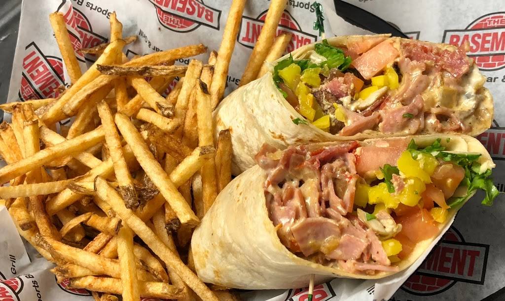 Basement at the Lakes | restaurant | 3420 Manchester Rd, Akron, OH 44319, USA | 3306444000 OR +1 330-644-4000