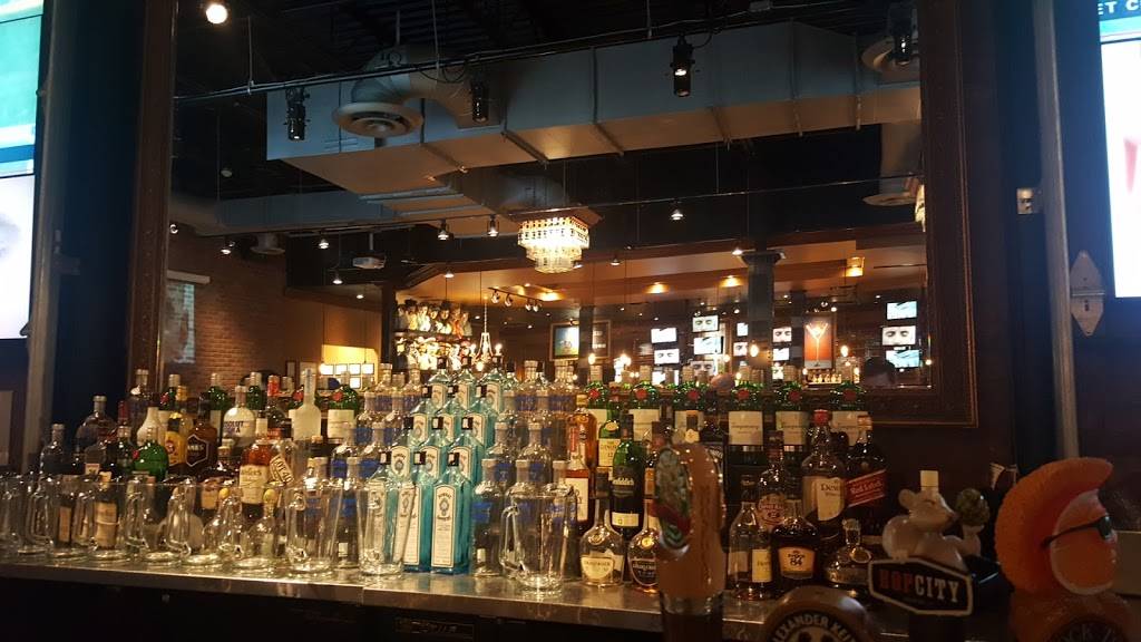 Jack Astors Bar & Grill | restaurant | 2967 Argentia Rd, Mississauga, ON L5N 0A2, Canada | 9058171670 OR +1 905-817-1670