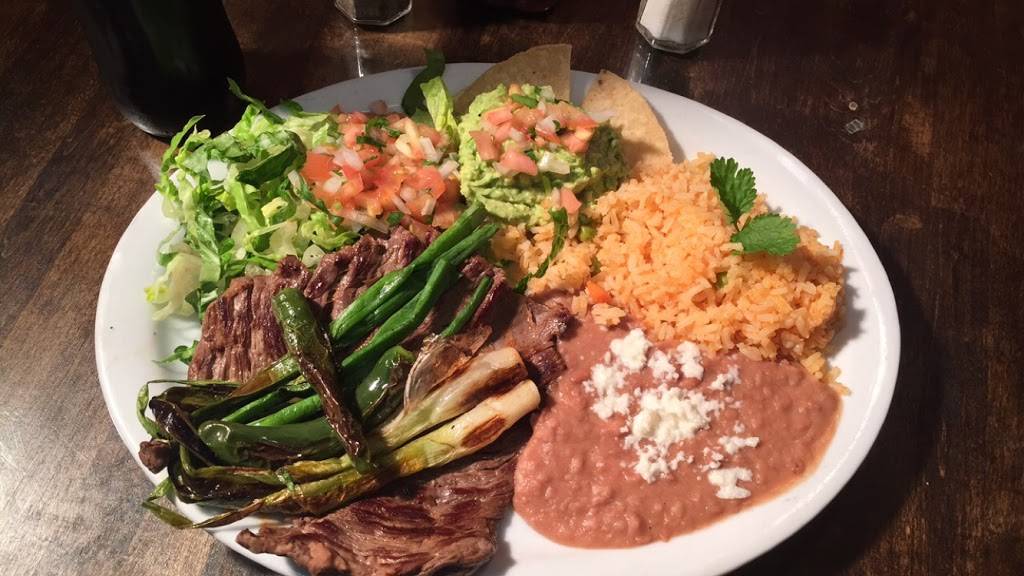 Lalos Grill Restaurant | restaurant | 429 Arbor Vitae St, Inglewood, CA 90301, USA | 3106777848 OR +1 310-677-7848