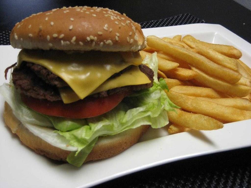 Georges Hot Dogs | meal takeaway | 1876 N Damen Ave, Chicago, IL 60647, USA | 7732274034 OR +1 773-227-4034