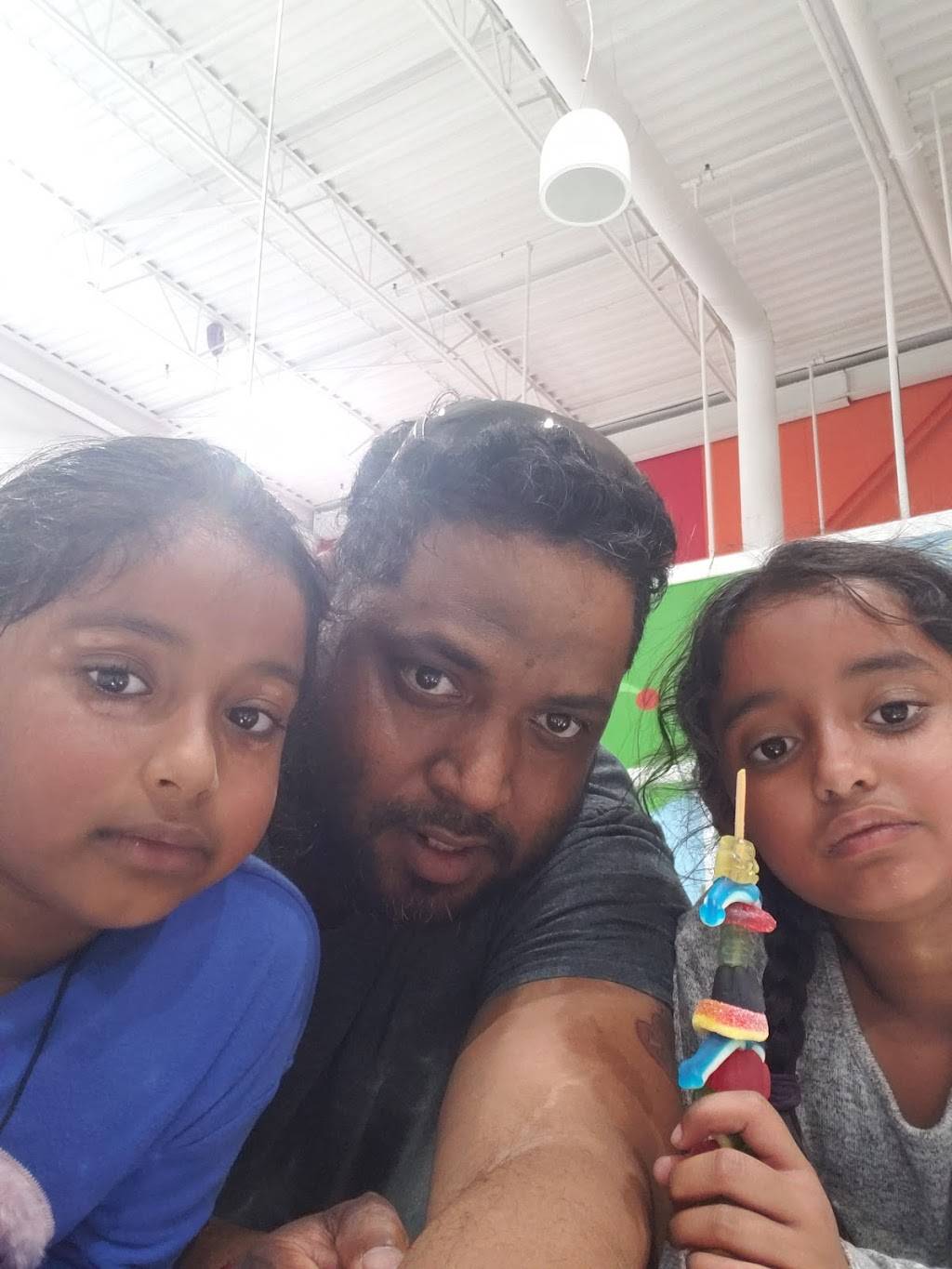 Shivas Chicken Wholesale | restaurant | 186 Bartley Dr, North York, ON M4A 1E1, Canada | 4168502356 OR +1 416-850-2356