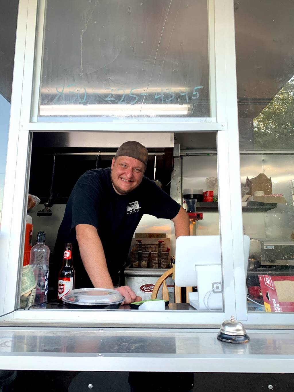 Ate-o-six Provisions | restaurant | 105 US-281, Johnson City, TX 78636, USA | 8302254345 OR +1 830-225-4345