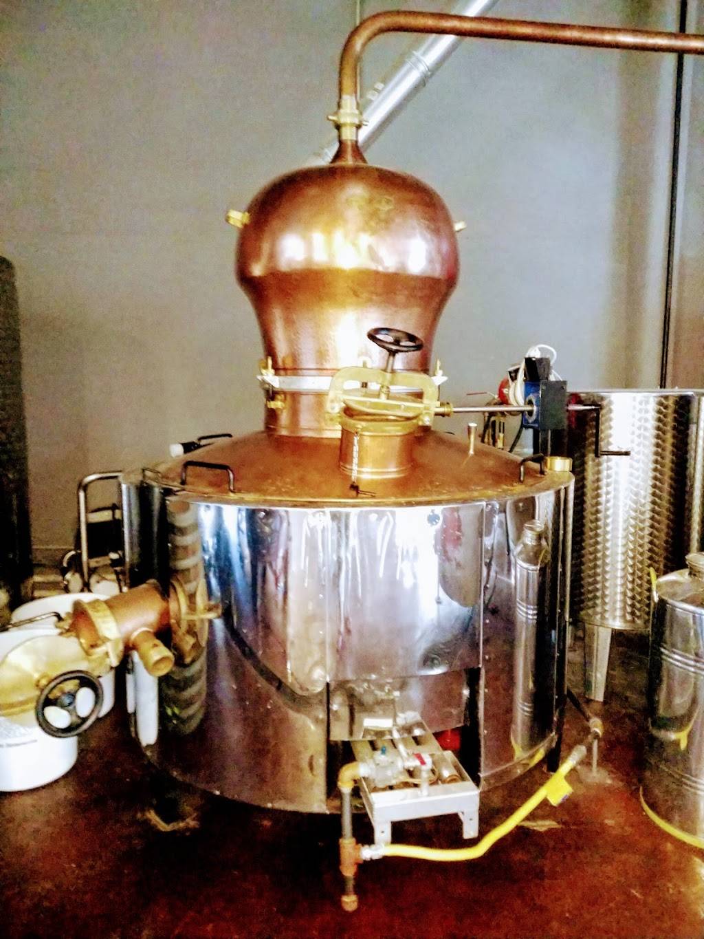 Dorćol Distilling + Brewing Co | restaurant | 1902 S Flores St, San Antonio, TX 78204, USA | 2102290607 OR +1 210-229-0607