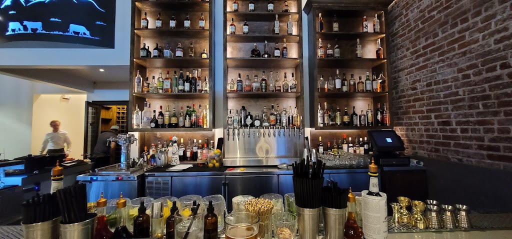 Cuts Steakhouse | restaurant | 142 W Main St, Turlock, CA 95380, USA | 2096331300 OR +1 209-633-1300