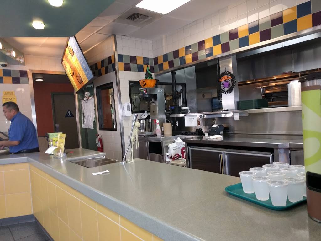 Miguels Jr | restaurant | 1570 W 6th St, Corona, CA 92882, USA | 9512797780 OR +1 951-279-7780