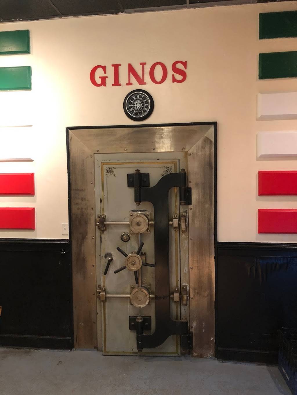 Ginos Pizzeria | meal delivery | 455 Court St, Portsmouth, VA 23704, USA | 7579982040 OR +1 757-998-2040