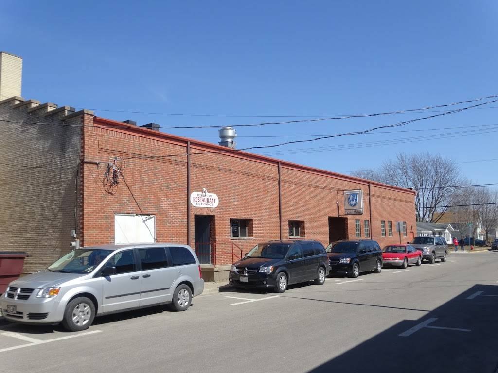 Red Room Bar & Restaurant | restaurant | 108 E Merrimac St, Dodgeville, WI 53533, USA | 6089357108 OR +1 608-935-7108