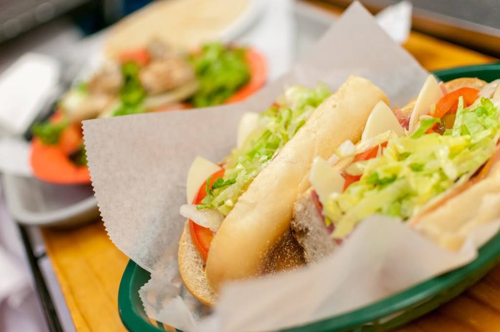 Lenas Subs & Seafood | restaurant | 838 Lafayette Rd, Hampton, NH 03842, USA | 6039262505 OR +1 603-926-2505