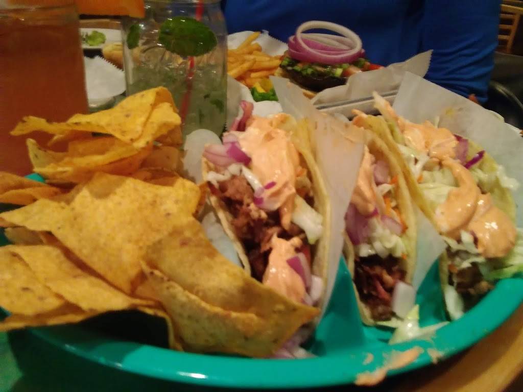 Spikes Beach Grill | restaurant | 310 Eastlake Dr, Warsaw, IN 46580, USA | 5743723224 OR +1 574-372-3224