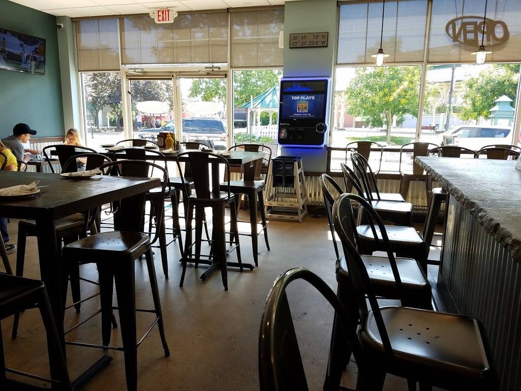 CJ Finz Raw Bar & Grille | restaurant | 9413 West St, Manassas, VA 20110, USA | 5712921742 OR +1 571-292-1742