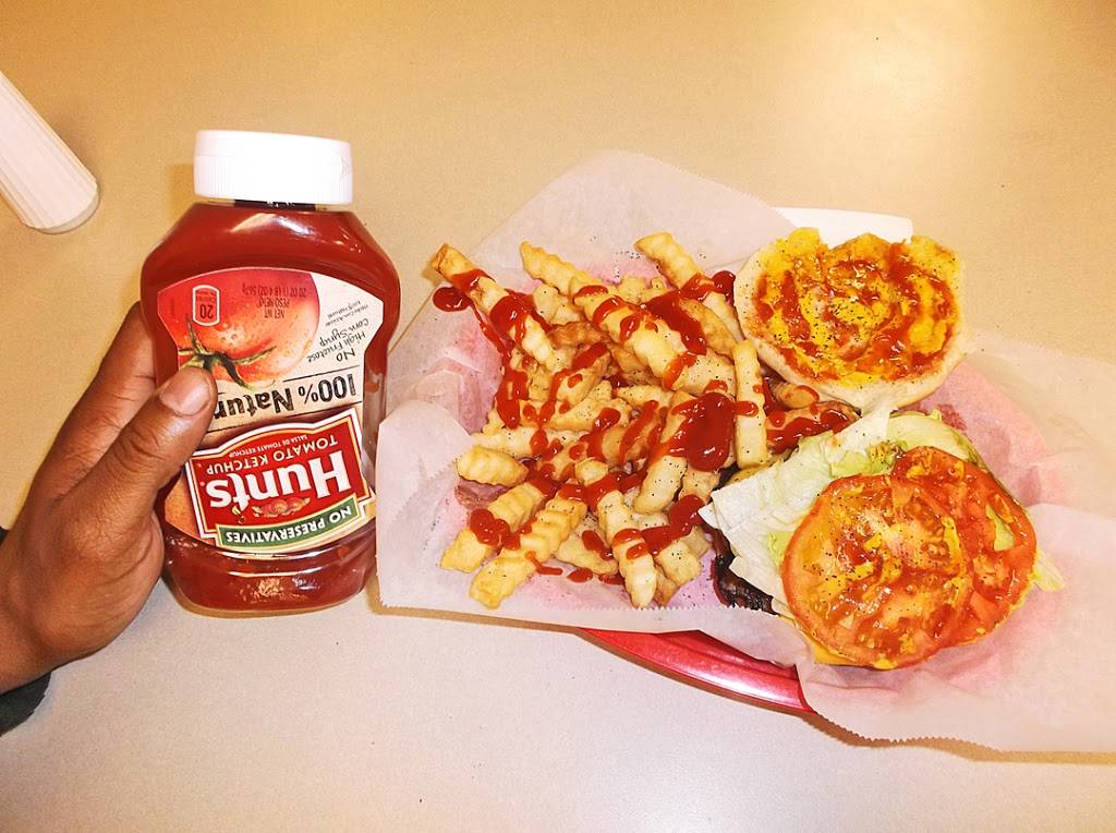 Walshs Chicken & More | restaurant | 24 W Church St, Martinsville, VA 24112, USA | 2766321146 OR +1 276-632-1146