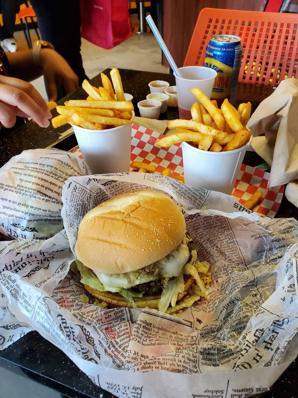 Junior Colombian Burger - Lee Vista Boulevard | restaurant | 8255 Lee Vista Blvd, Orlando, FL 32829, USA | 4077455052 OR +1 407-745-5052