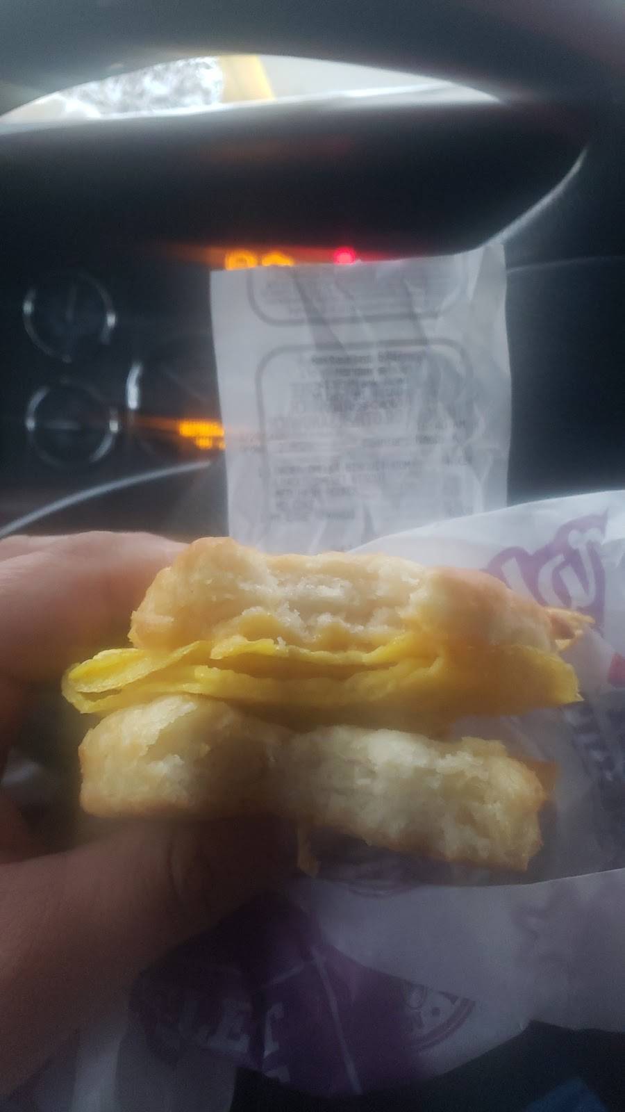 Hardees | restaurant | 14137 Plank Rd, Milan, MI 48160, USA | 7344397406 OR +1 734-439-7406