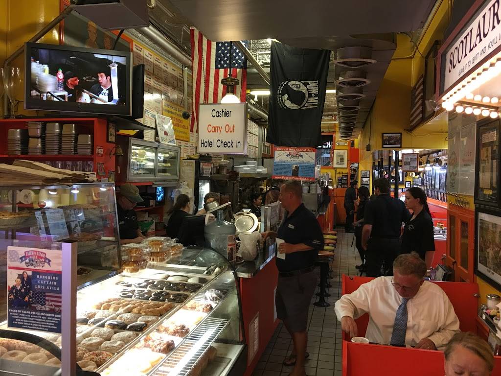 Chick & Ruths Delly | restaurant | 165 Main St, Annapolis, MD 21401, USA | 4102696737 OR +1 410-269-6737