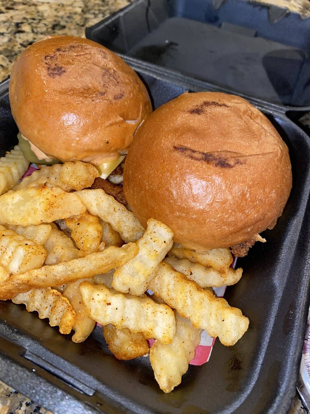 NASH UP CHICK | restaurant | 9020 S Texas 6, Houston, TX 77083, USA | 3463026701 OR +1 346-302-6701