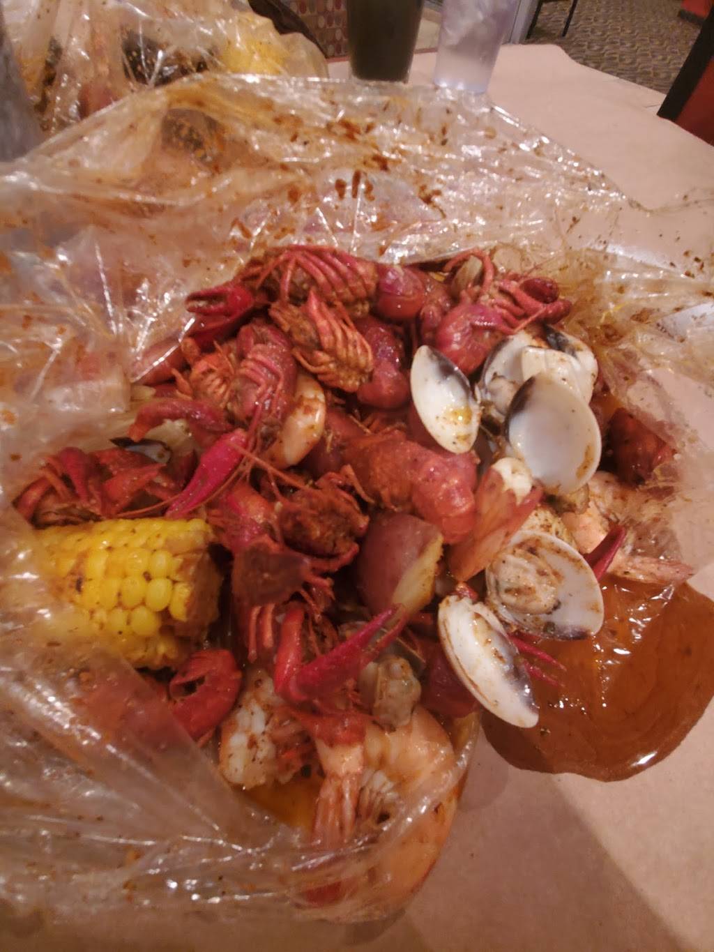 Crustacean Boil N Grill | restaurant | 2077 Walmart Way, Midlothian, VA 23113, USA | 8045945791 OR +1 804-594-5791