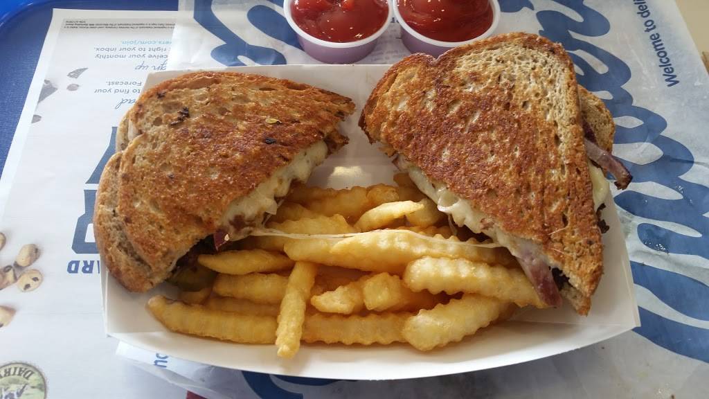 Culvers | restaurant | 1375 Red Fox Way, Marion, IA 52302, USA | 3193737575 OR +1 319-373-7575