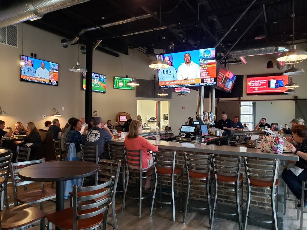 Quincy’s Uptown Bar and Grill | restaurant | Damascus, MD 20872, USA | 2403087244 OR +1 240-308-7244