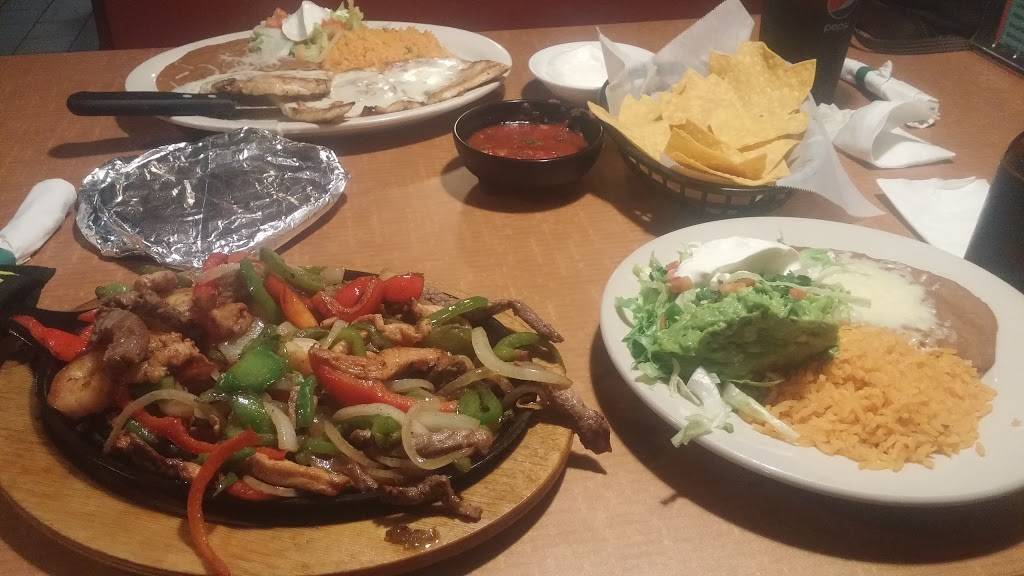 Riviera Maya Mexican Bar & Grill | restaurant | 609 W Johnson St, Fond du Lac, WI 54935, USA | 9203229000 OR +1 920-322-9000