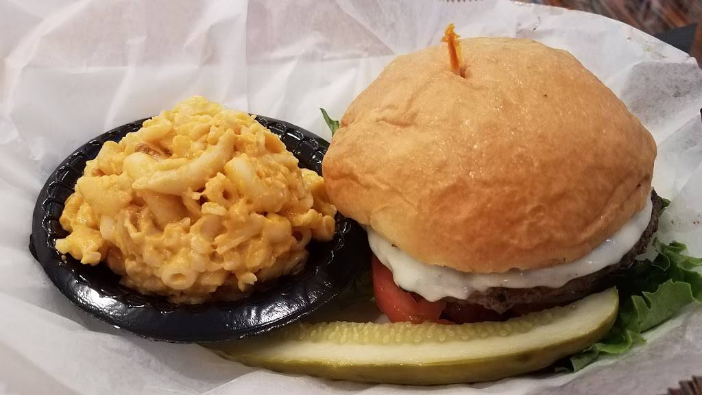 Sunsets Restaurant | restaurant | 18430 Livingston Ave, Lutz, FL 33559, USA | 8139531085 OR +1 813-953-1085