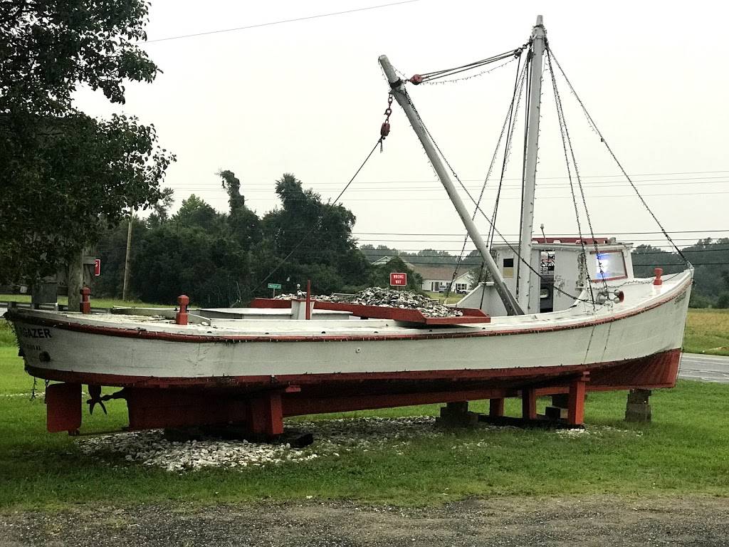 Captain Leonards Seafood Restaurant | restaurant | 27240 Morganza Turner Rd, Mechanicsville, MD 20659, USA | 3018843701 OR +1 301-884-3701