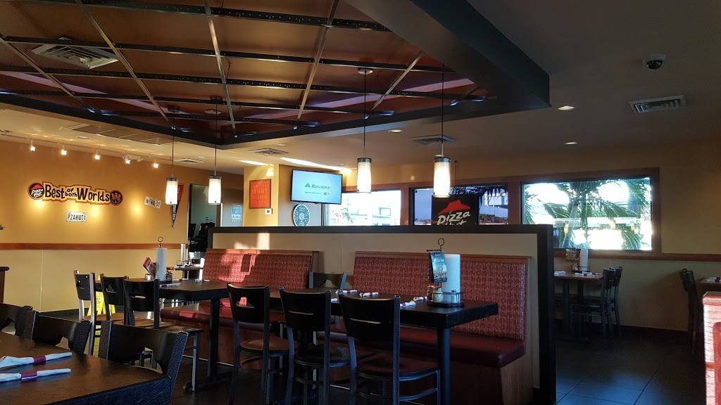 Pizza Hut | meal takeaway | 10691 SW 40th St, Miami, FL 33165, USA | 3052209808 OR +1 305-220-9808