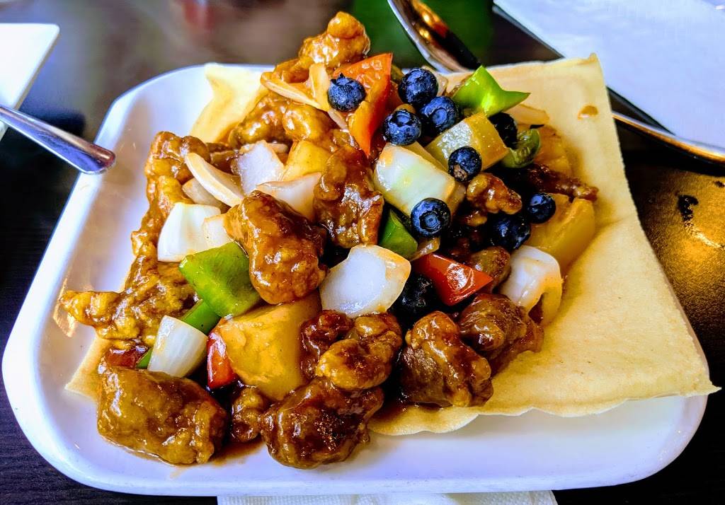 Lucky Pot 飯飯掂 | restaurant | 5005 Steeles Ave E, Scarborough, ON M1V 5K1, Canada | 6475461888 OR +1 647-546-1888