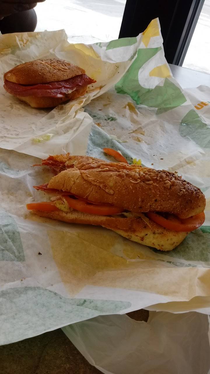 Subway | restaurant | 5539 W Colonial Dr, Orlando, FL 32808, USA | 4072987647 OR +1 407-298-7647