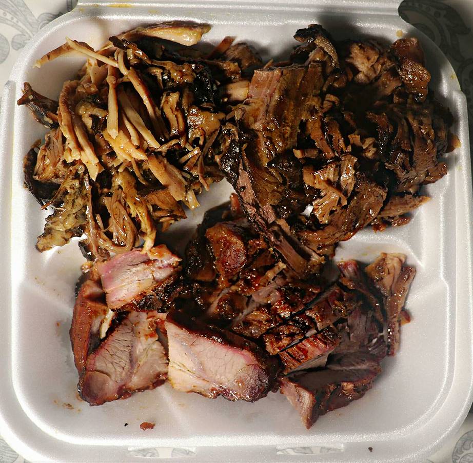 Red Bee Bbq | restaurant | 750 Stony Point Rd, Santa Rosa, CA 95407, USA | 7075416536 OR +1 707-541-6536