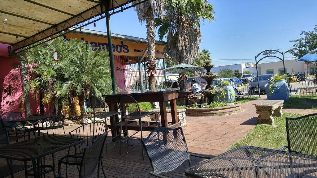 Bohemeos | cafe | 708 Telephone Rd, Houston, TX 77023, USA | 7139234277 OR +1 713-923-4277