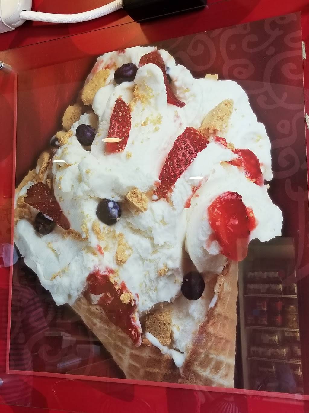 Cold Stone Creamery | bakery | 2530 Aramingo Ave, Philadelphia, PA 19125, USA | 2157394168 OR +1 215-739-4168