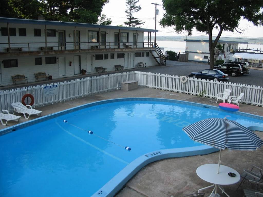 The Showboat Motel & Restaurant | restaurant | 3434 Plum Point Rd S, Himrod, NY 14842, USA | 6072437434 OR +1 607-243-7434