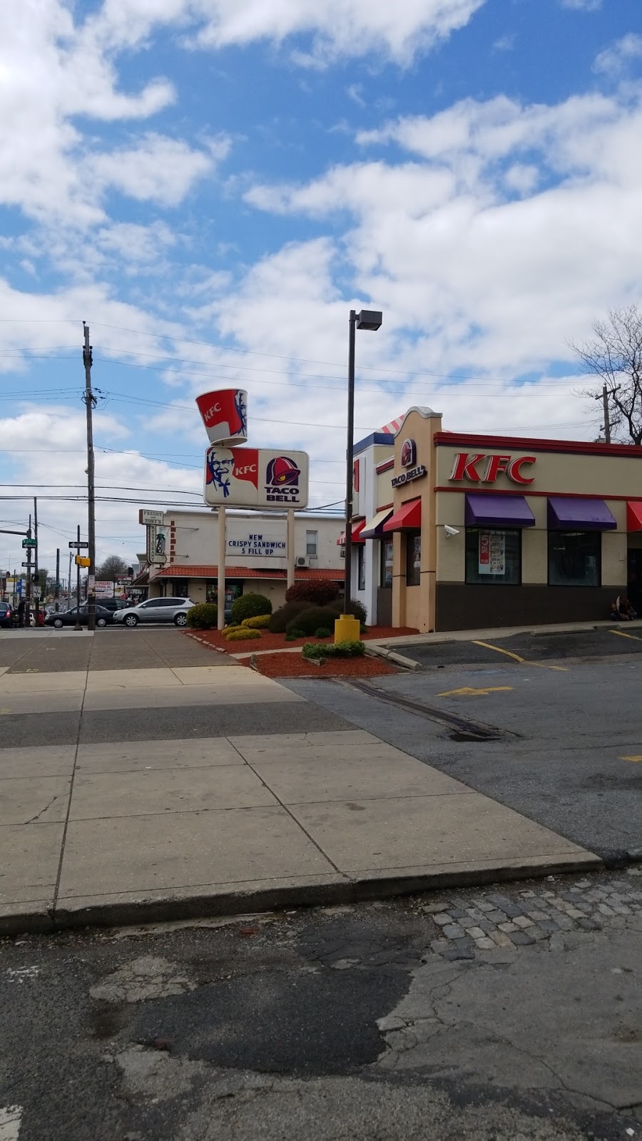 Taco Bell | restaurant | 177 W Allegheny Ave, Philadelphia, PA 19133, USA | 2157391717 OR +1 215-739-1717