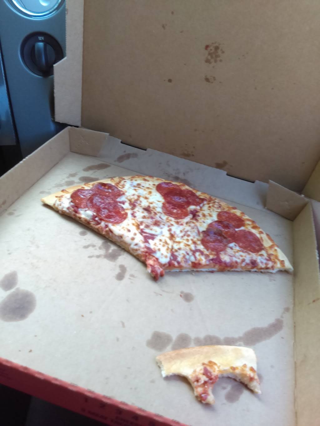 Little Caesars Pizza | meal takeaway | 104 Maccorkle Ave, St Albans, WV 25177, USA | 3042012228 OR +1 304-201-2228