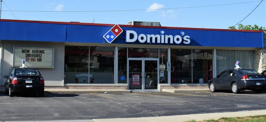 Dominos Pizza | meal delivery | 750 E Wisconsin Ave, Oconomowoc, WI 53066, USA | 2625696999 OR +1 262-569-6999