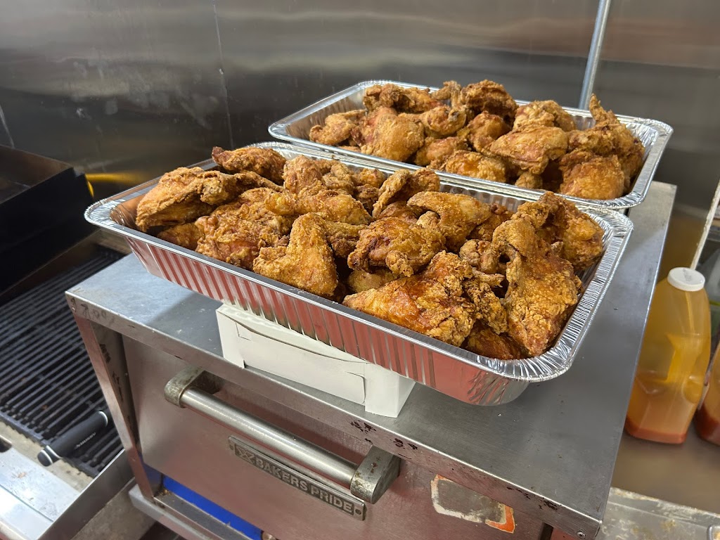 Chicken Basket | restaurant | 30 N Summit Ave, Gaithersburg, MD 20877, USA | 2404774026 OR +1 240-477-4026