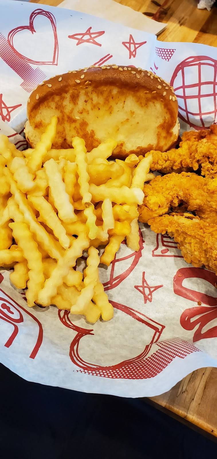 Raising Canes Chicken Fingers | meal takeaway | 1402 S Walton Blvd, Bentonville, AR 72712, USA | 4794640607 OR +1 479-464-0607
