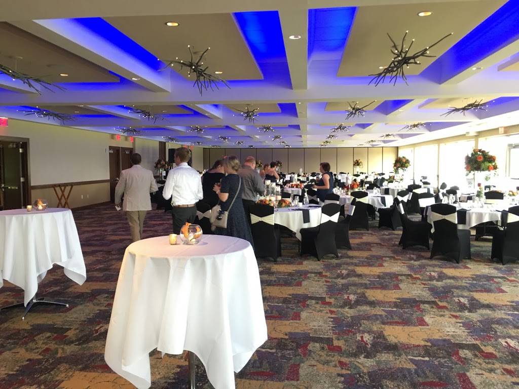 River Club of Mequon | restaurant | 12400 N Ville Du Parc Dr, Mequon, WI 53092, USA | 2622421400 OR +1 262-242-1400