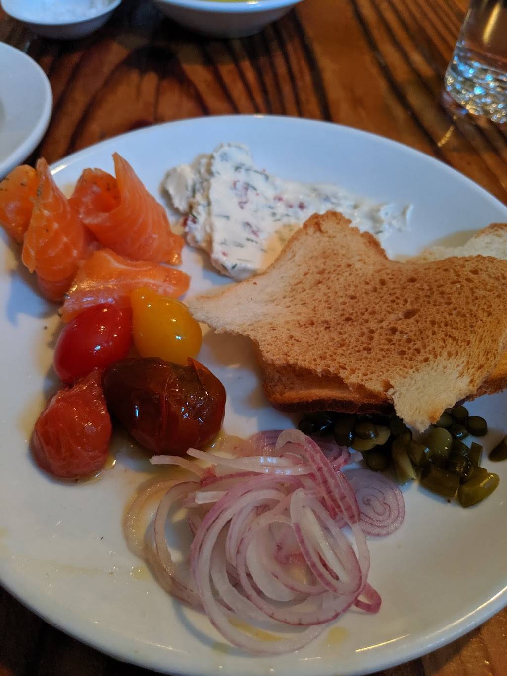 Forage | restaurant | 5 Craigie Cir, Cambridge, MA 02138, USA | 6175765444 OR +1 617-576-5444