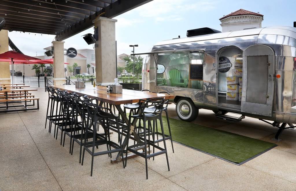 Hopdoddy Burger Bar | restaurant | THE RIM, 17623 La Cantera Pkwy #101, San Antonio, TX 78257, USA | 2104342337 OR +1 210-434-2337