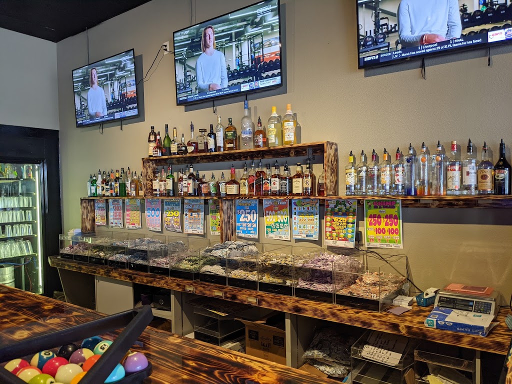 Green Pup Sports Bar | restaurant | 2510 S 84th St # 15, Tacoma, WA 98499, USA | 2535845600 OR +1 253-584-5600