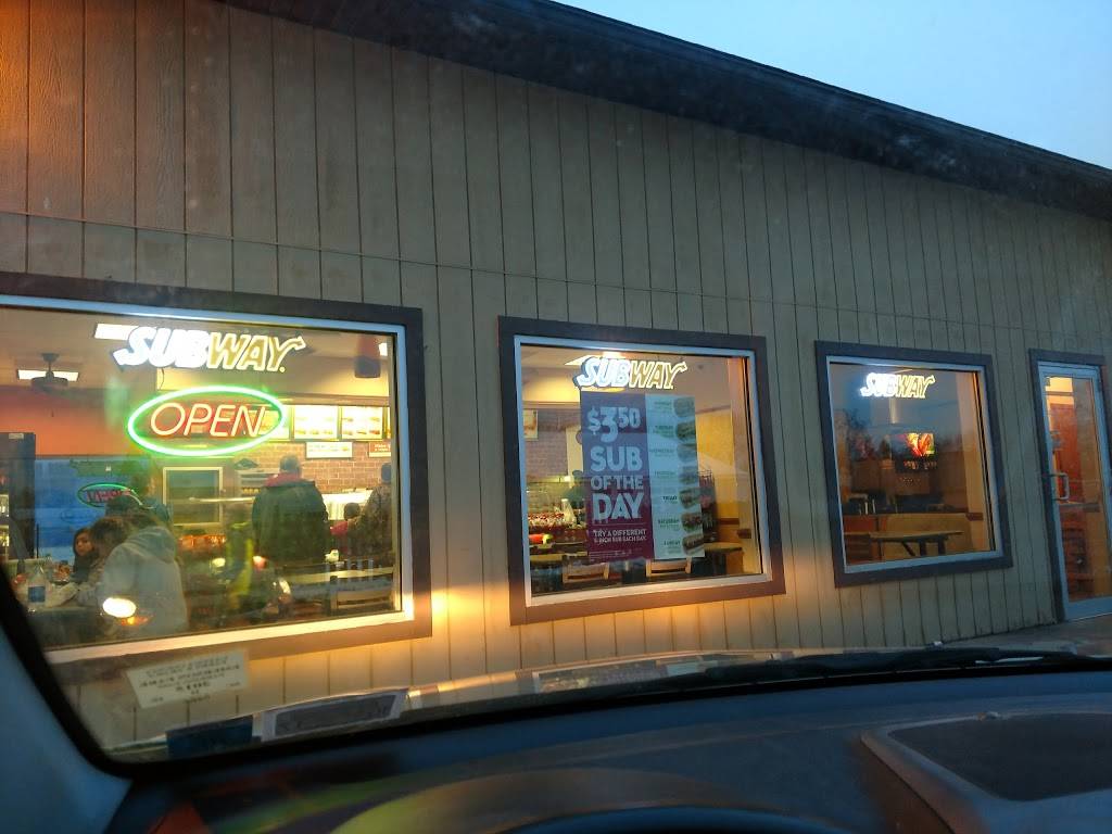 Subway | restaurant | 19 Forgham St, Lyons, NY 14489, USA | 3159463148 OR +1 315-946-3148