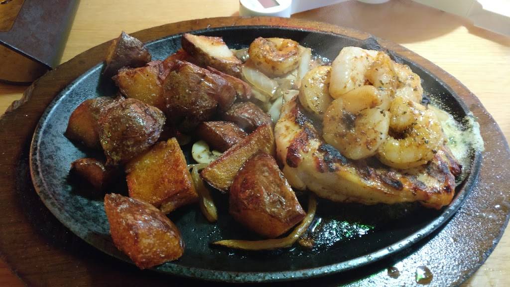 Applebees Grill + Bar | restaurant | 630 Suburban Dr, Newark, DE 19711, USA | 3027387230 OR +1 302-738-7230