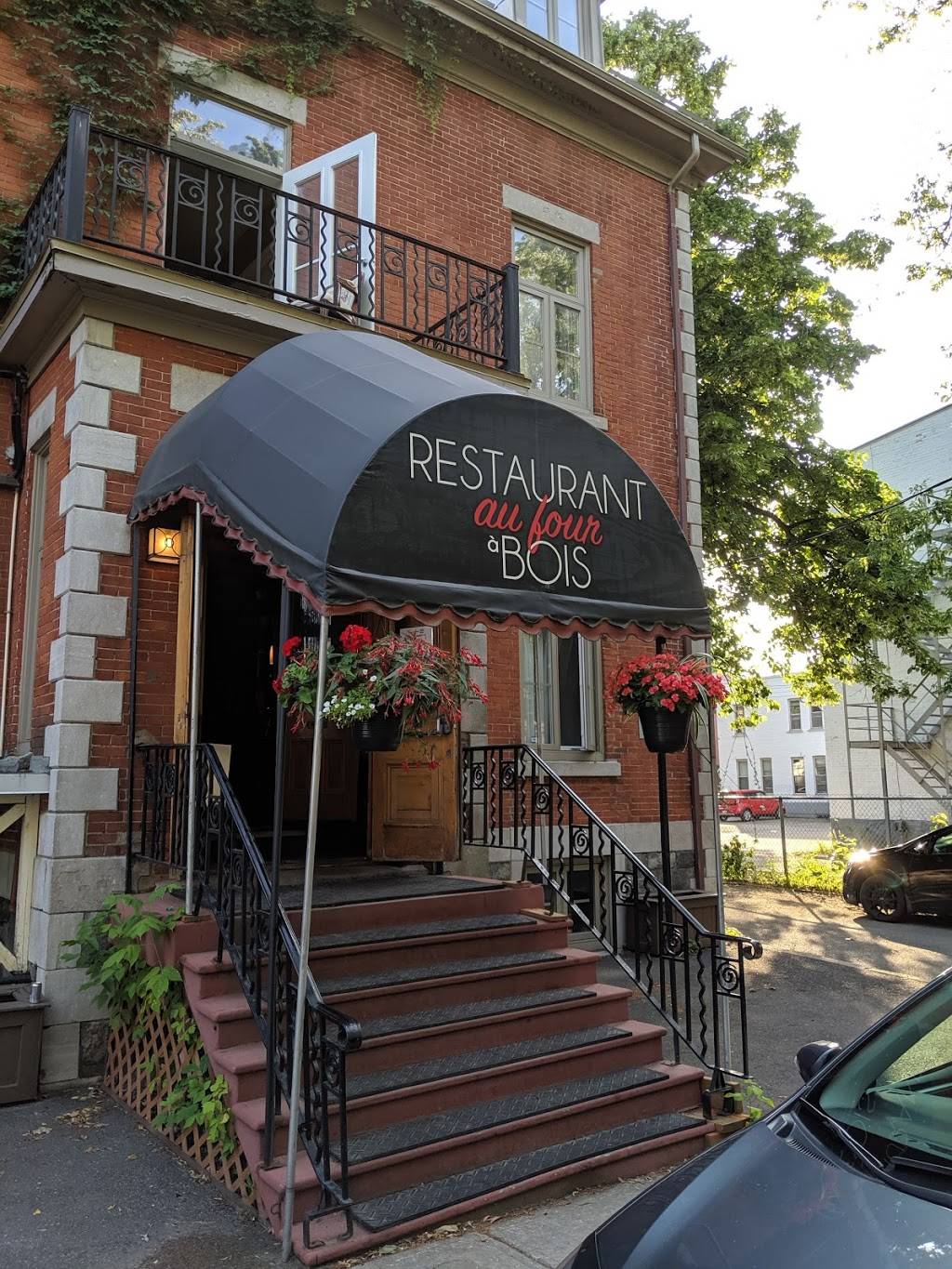 Restaurant Au Four à Bois | restaurant | 329 Rue Laviolette, Trois-Rivières, QC G9A 1V1, Canada | 8193733686 OR +1 819-373-3686