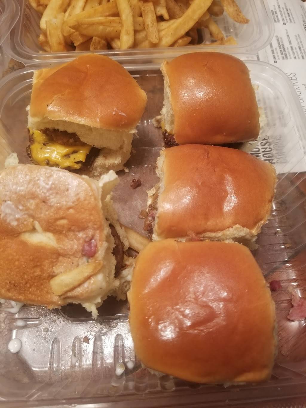 Chilis Grill & Bar | restaurant | 4750 Edgmont Ave, Brookhaven, PA 19015, USA | 4844803442 OR +1 484-480-3442