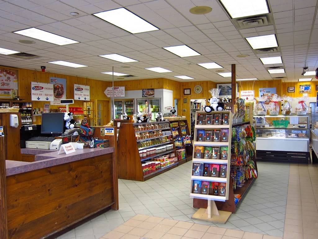 St-Albert Cheese Factory Co-Op | restaurant | 150 St Paul St, St-Albert, ON K0A 3C0, Canada | 6139872872 OR +1 613-987-2872