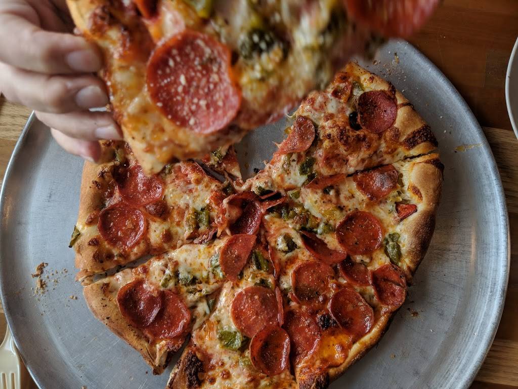 Dions | restaurant | 15150 E 104th Ave, Commerce City, CO 80022, USA | 7208365282 OR +1 720-836-5282