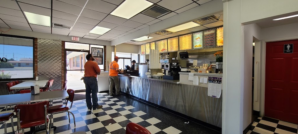 Flashback Diner | restaurant | 210 West Santa Fe Trail Boulevard, Lakin, KS 67860, USA | 6203557060 OR +1 620-355-7060