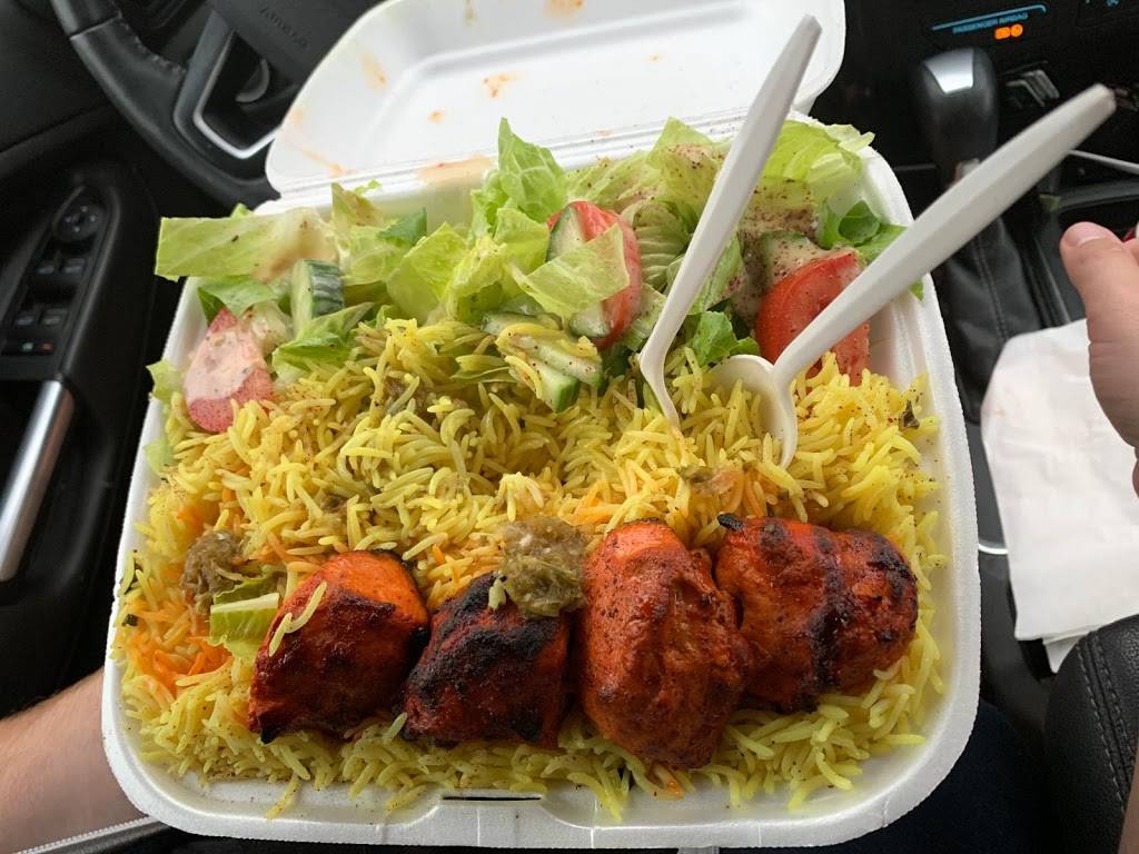 Laziz Broast & Mix Grill, Broast Ottawa | restaurant | 1900 Innes Rd, Gloucester, ON K1B 3K5, Canada | 6137466111 OR +1 613-746-6111